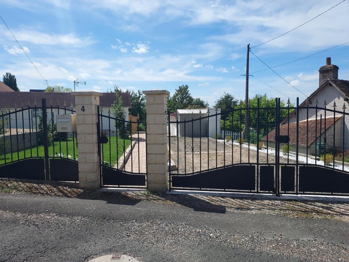 Villiers-sur-Loir Le Chalet De Vaucroix מראה חיצוני תמונה